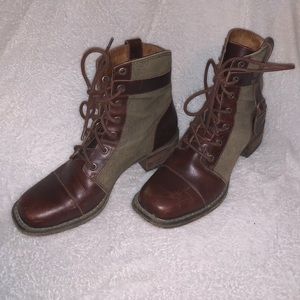 Like new Durango 6” dark brown lacer size 7